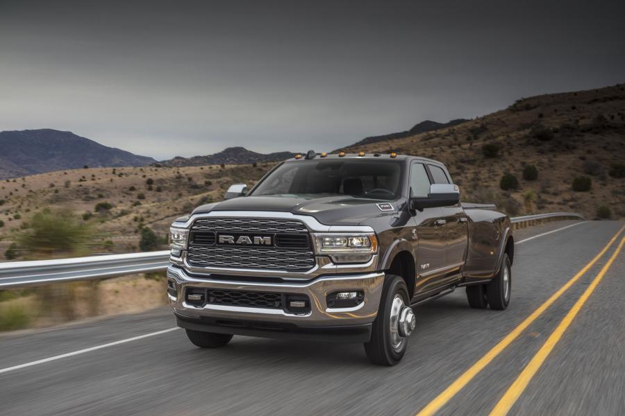  Ram 3500 Limited Crew Cab Dually (D2) (D2) 2019 года  (фото 18 из 45)